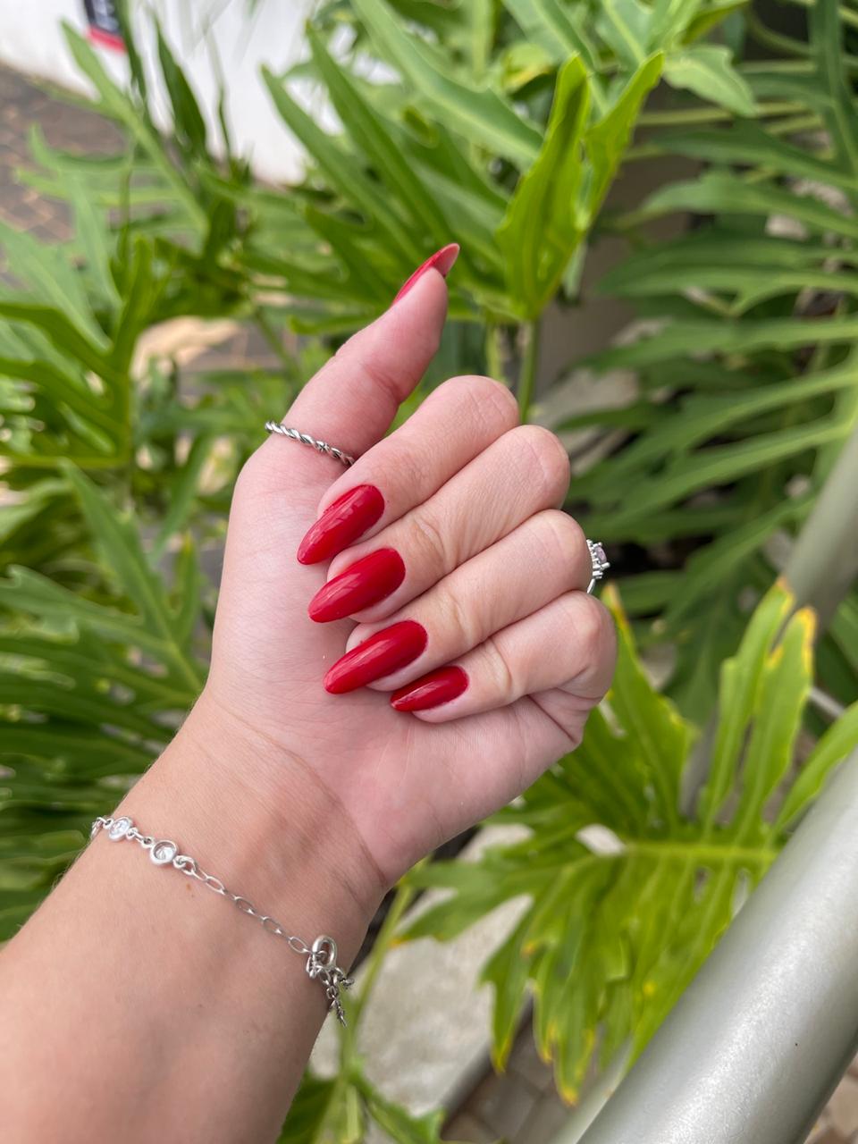 Red Almond manicure by Nathalia